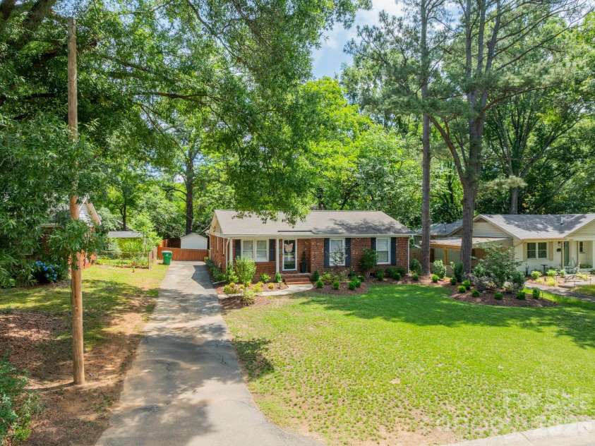 3723 Litchfield Road, Charlotte, NC 28211.  MLS# CAR4387629, YatesRealty ID 28415. 