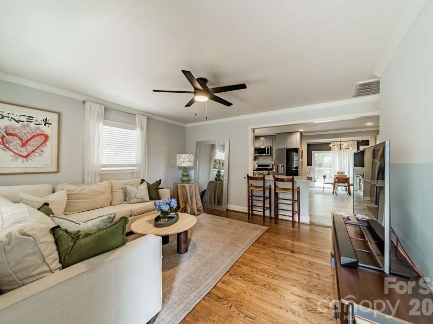 3723 Litchfield Road, Charlotte, NC 28211.  MLS# CAR4387629, YatesRealty ID 28415. 