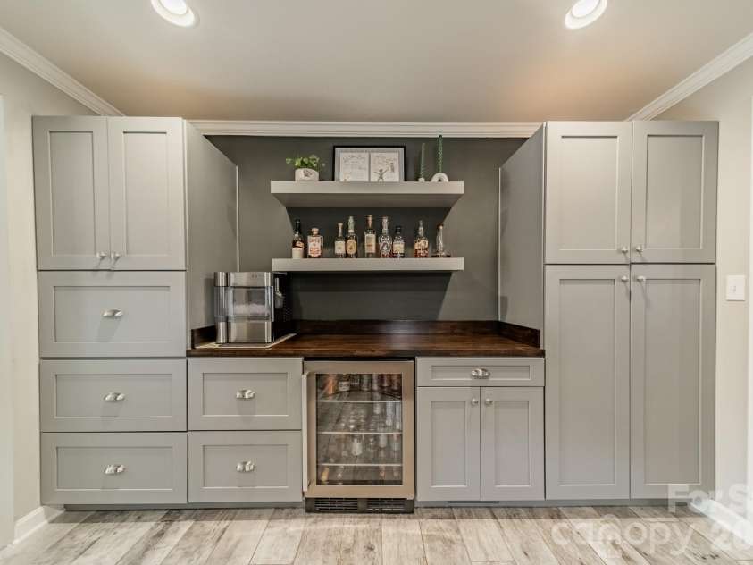 3723 Litchfield Road, Charlotte, NC 28211.  MLS# CAR4387629, YatesRealty ID 28415. 