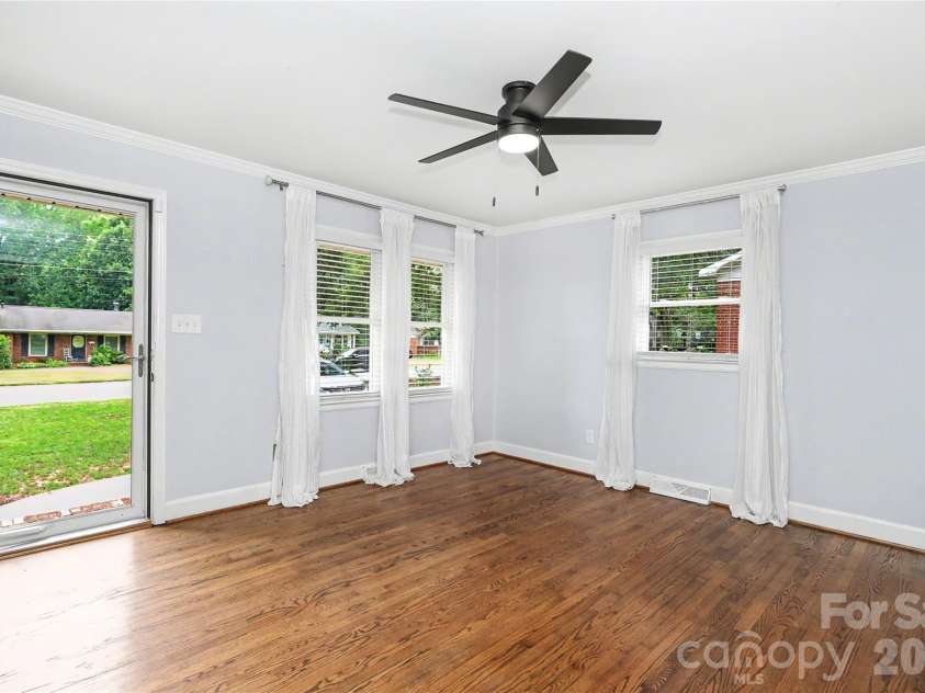 3723 Litchfield Road, Charlotte, NC 28211.  MLS# CAR4387629, YatesRealty ID 28415. 