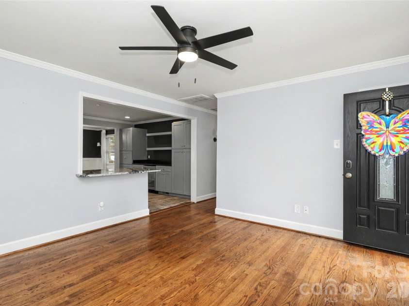 3723 Litchfield Road, Charlotte, NC 28211.  MLS# CAR4387629, YatesRealty ID 28415. 