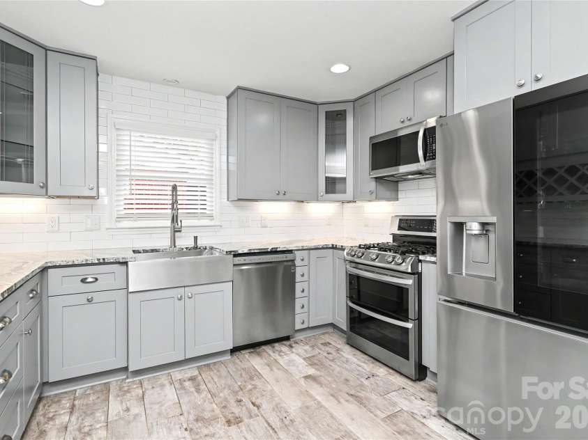 3723 Litchfield Road, Charlotte, NC 28211.  MLS# CAR4387629, YatesRealty ID 28415. 