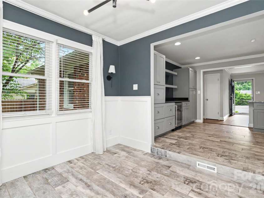 3723 Litchfield Road, Charlotte, NC 28211.  MLS# CAR4387629, YatesRealty ID 28415. 