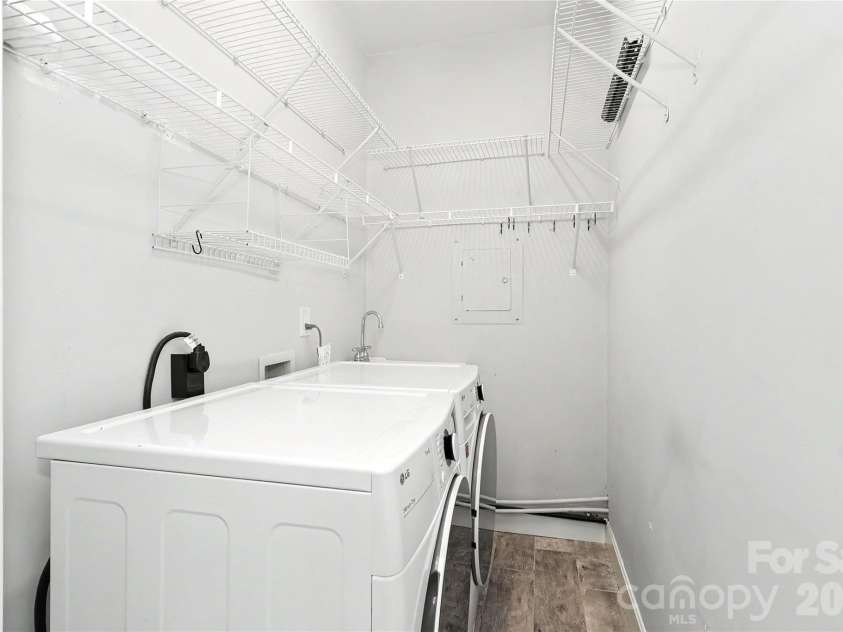 3723 Litchfield Road, Charlotte, NC 28211.  MLS# CAR4387629, YatesRealty ID 28415. 