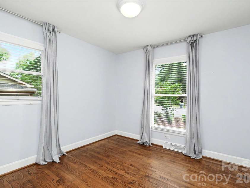 3723 Litchfield Road, Charlotte, NC 28211.  MLS# CAR4387629, YatesRealty ID 28415. 