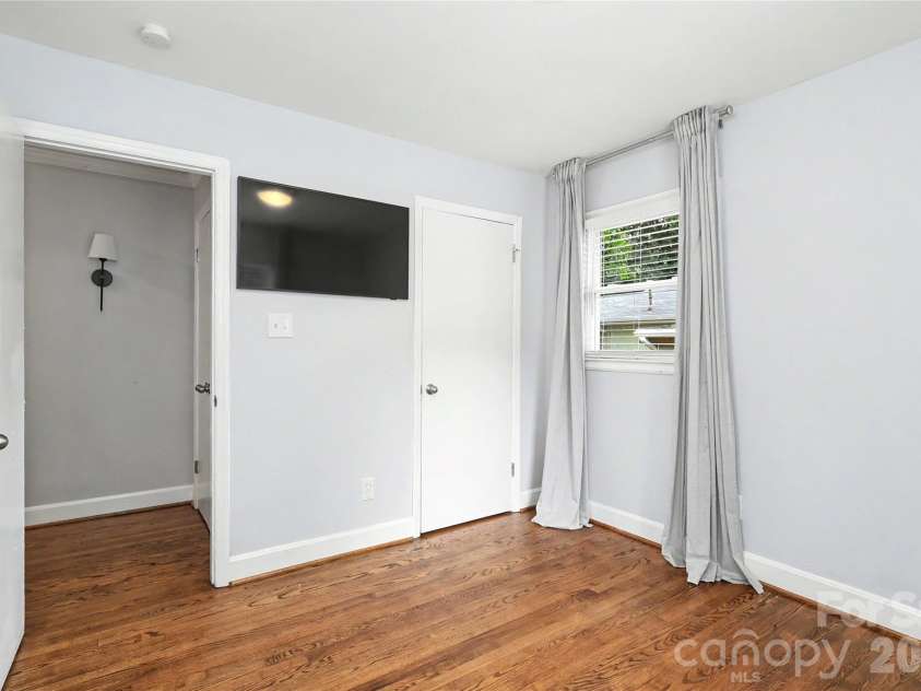 3723 Litchfield Road, Charlotte, NC 28211.  MLS# CAR4387629, YatesRealty ID 28415. 