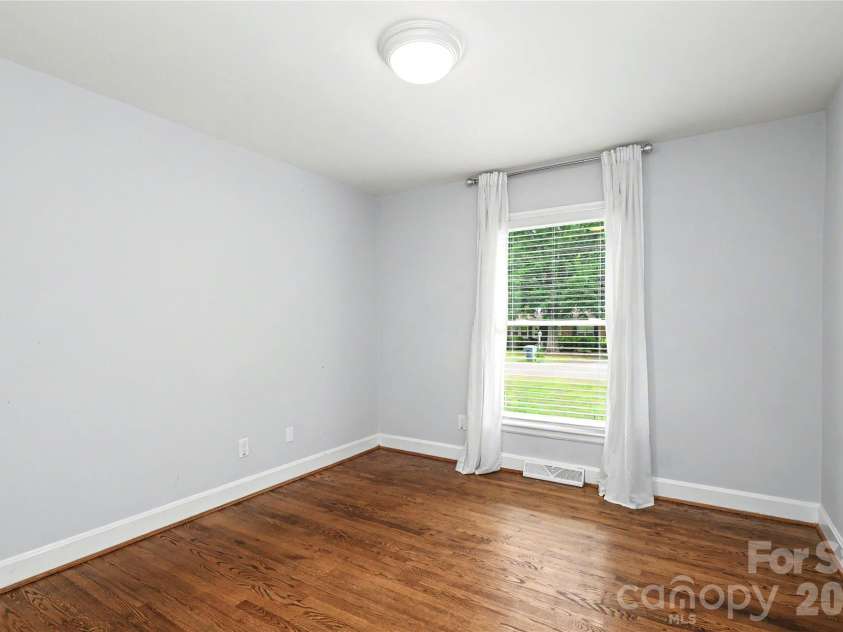 3723 Litchfield Road, Charlotte, NC 28211.  MLS# CAR4387629, YatesRealty ID 28415. 