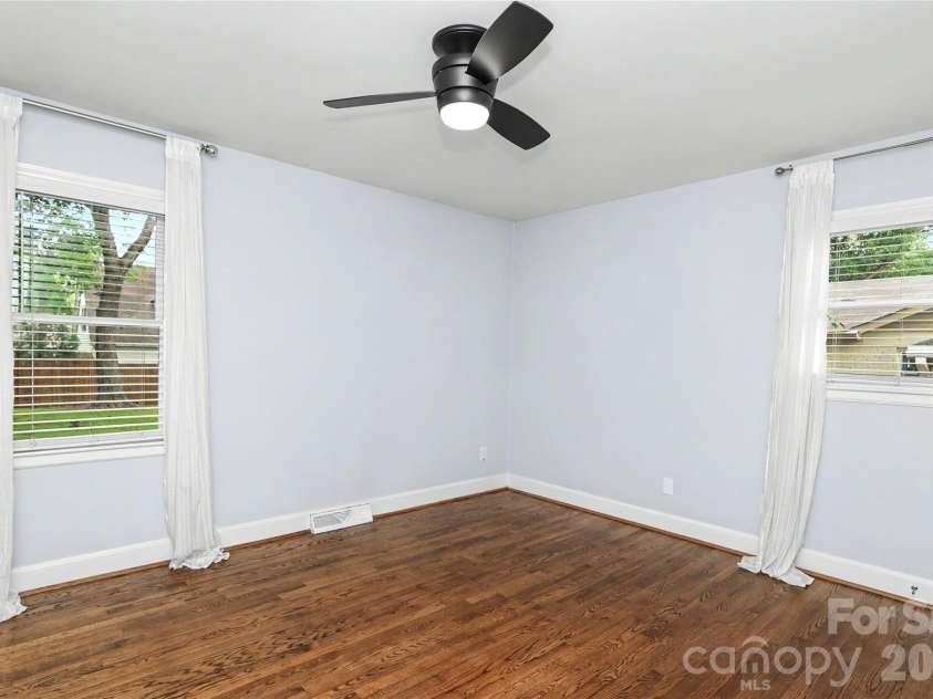 3723 Litchfield Road, Charlotte, NC 28211.  MLS# CAR4387629, YatesRealty ID 28415. 