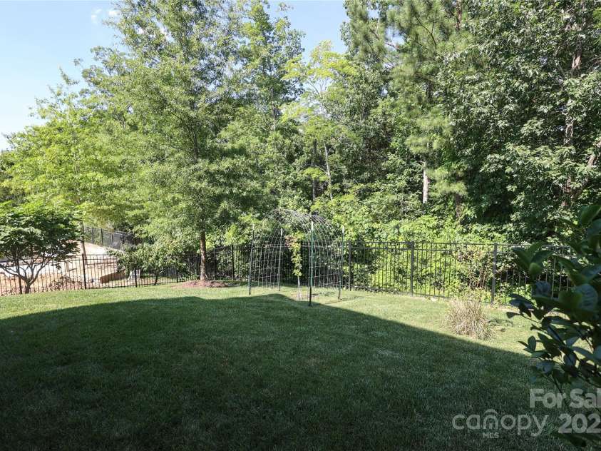 398 Hampton Trail Drive, Fort Mill, SC 29708.  MLS# CAR4271025, YatesRealty ID 28415. Fenced in Back yard