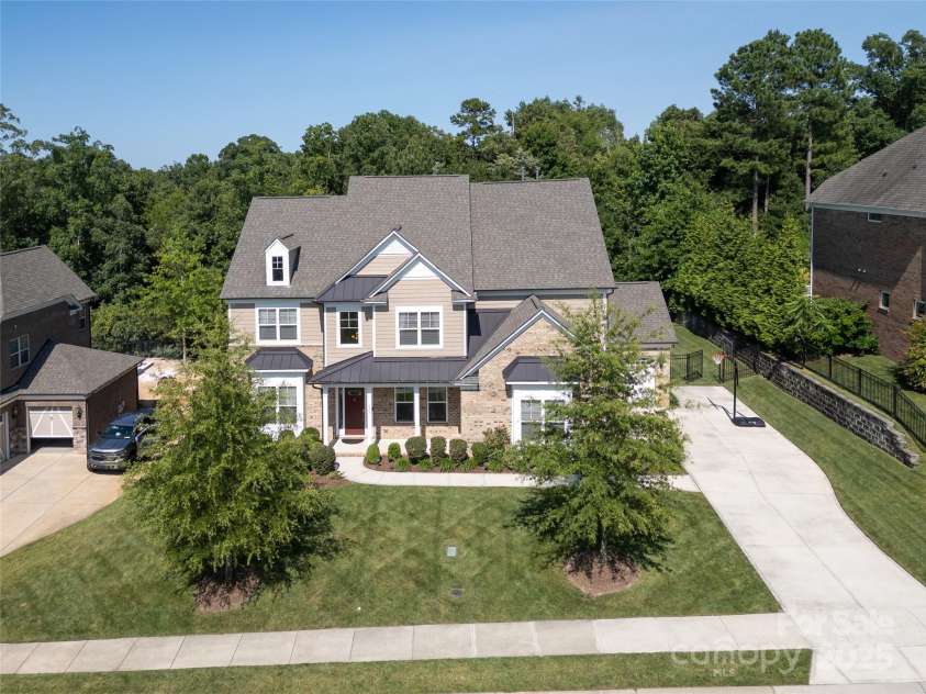 398 Hampton Trail Drive, Fort Mill, SC 29708.  MLS# CAR4271025, YatesRealty ID 28415. Large Spacious Lot