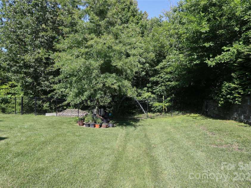 398 Hampton Trail Drive, Fort Mill, SC 29708.  MLS# CAR4271025, YatesRealty ID 28415. Nice Backyard
