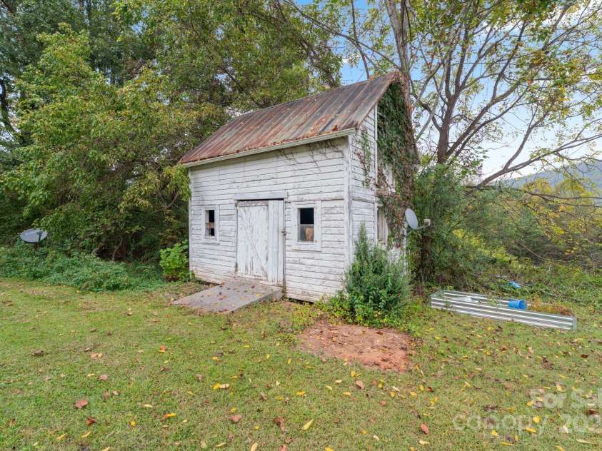 6921 Harmony Grove Road, Nebo, NC 28761.  MLS# CAR4311048, YatesRealty ID 2842. 