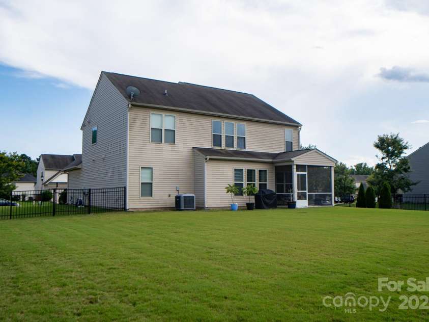 3942 Kestrel Lane, Fort Mill, SC 29707.  MLS# CAR4280875, YatesRealty ID 28421. 