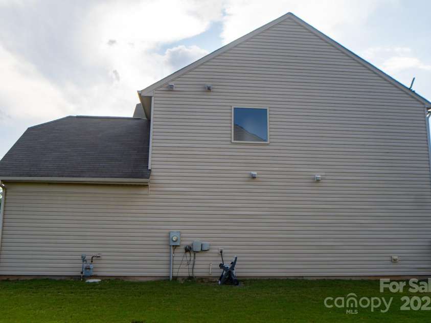 3942 Kestrel Lane, Fort Mill, SC 29707.  MLS# CAR4280875, YatesRealty ID 28421. 