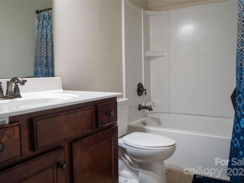 3942 Kestrel Lane, Fort Mill, SC 29707.  MLS# CAR4280875, YatesRealty ID 28421. 