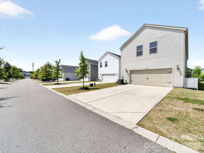 11721 Mesquite Road, Huntersville, NC 28078.  MLS# CAR4377053, YatesRealty ID 28422. Rear Load Attached Garage 