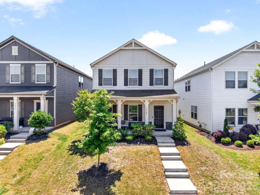 11721 Mesquite Road, Huntersville, NC 28078.  MLS# CAR4377053, YatesRealty ID 28422. Welcome Home 