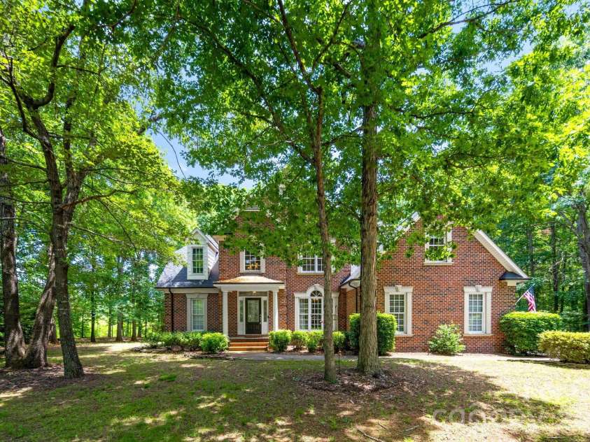 3146 Beaver Dam Drive, Monroe, NC 28110.  MLS# CAR4388037, YatesRealty ID 28423. 