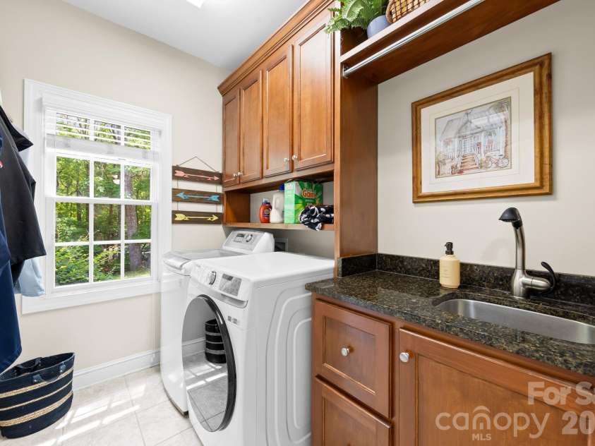 3146 Beaver Dam Drive, Monroe, NC 28110.  MLS# CAR4388037, YatesRealty ID 28423. 