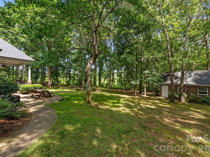 3146 Beaver Dam Drive, Monroe, NC 28110.  MLS# CAR4388037, YatesRealty ID 28423. 