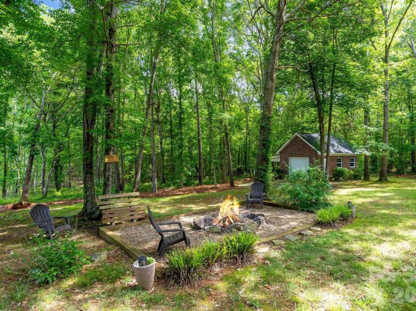 3146 Beaver Dam Drive, Monroe, NC 28110.  MLS# CAR4388037, YatesRealty ID 28423. 