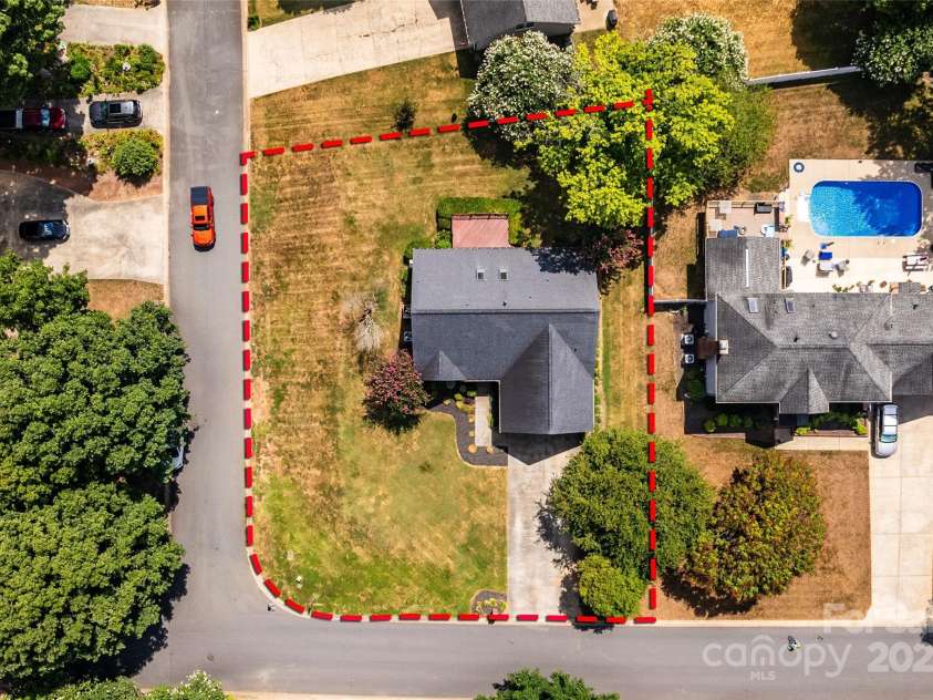 732 Deerfield Drive, Mount Holly, NC 28021.  MLS# CAR4285514, YatesRealty ID 28423. 