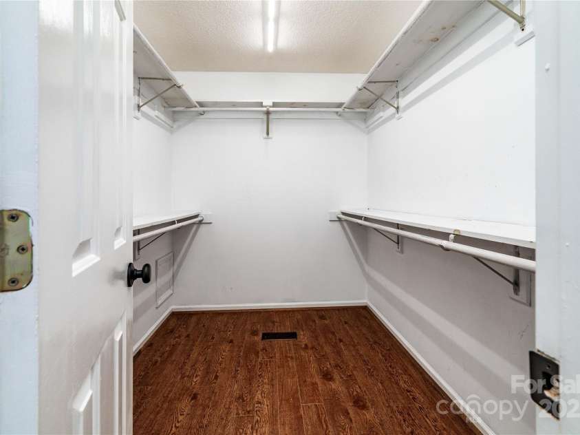 732 Deerfield Drive, Mount Holly, NC 28021.  MLS# CAR4285514, YatesRealty ID 28423. 