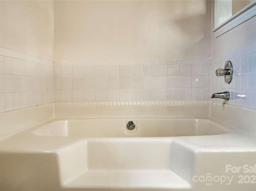 732 Deerfield Drive, Mount Holly, NC 28021.  MLS# CAR4285514, YatesRealty ID 28423. 