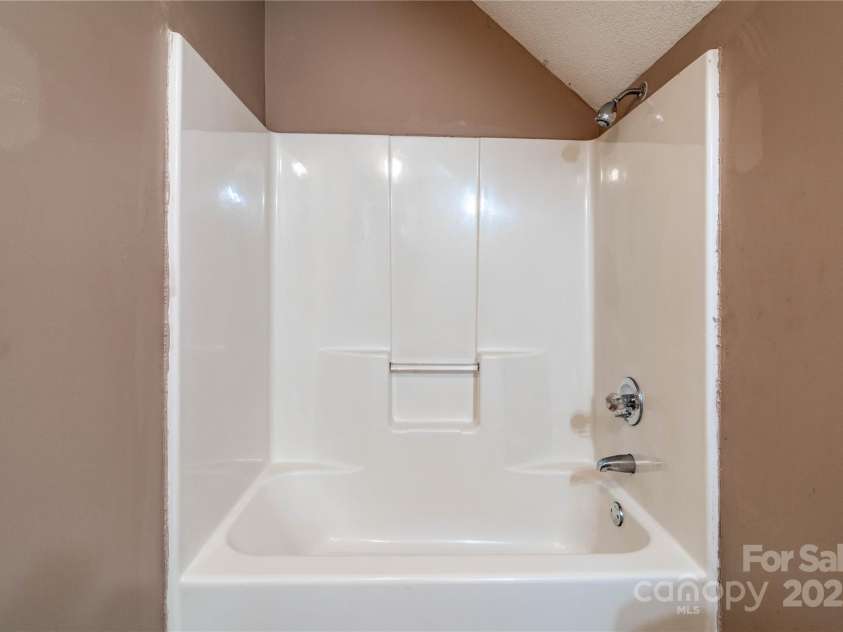 732 Deerfield Drive, Mount Holly, NC 28021.  MLS# CAR4285514, YatesRealty ID 28423. 