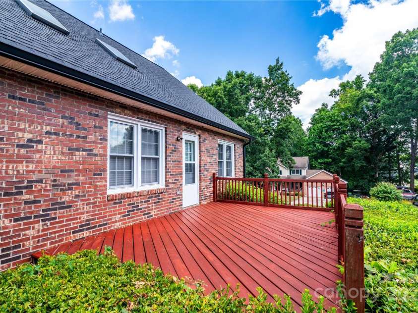 732 Deerfield Drive, Mount Holly, NC 28021.  MLS# CAR4285514, YatesRealty ID 28423. 