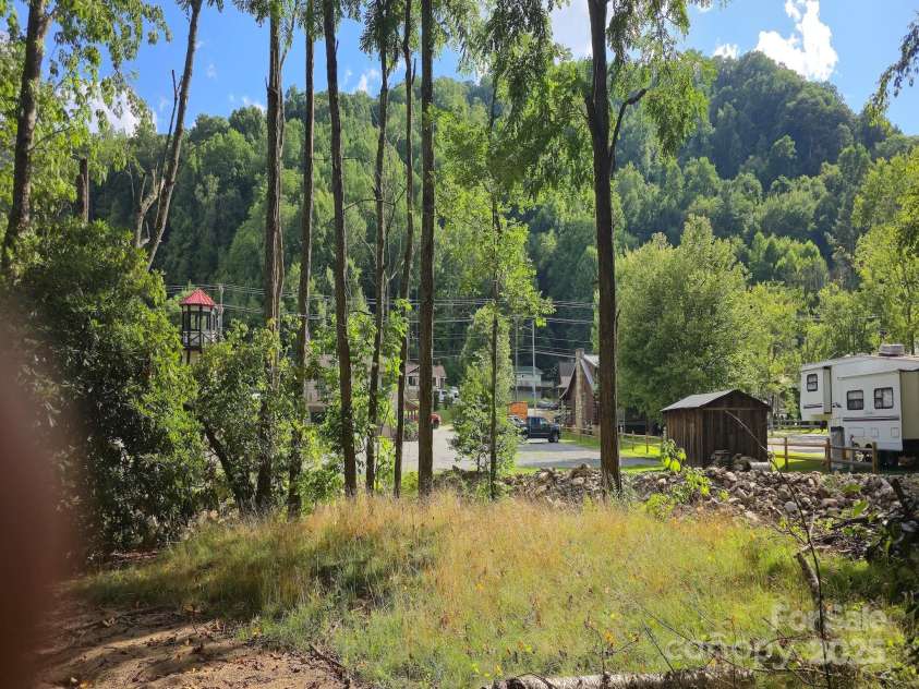 103 Heart Lane, Maggie Valley, NC 28751.  MLS# CAR4285809, YatesRealty ID 28424. 