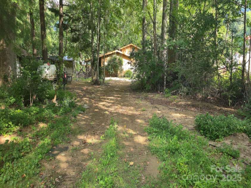 103 Heart Lane, Maggie Valley, NC 28751.  MLS# CAR4285809, YatesRealty ID 28424. 