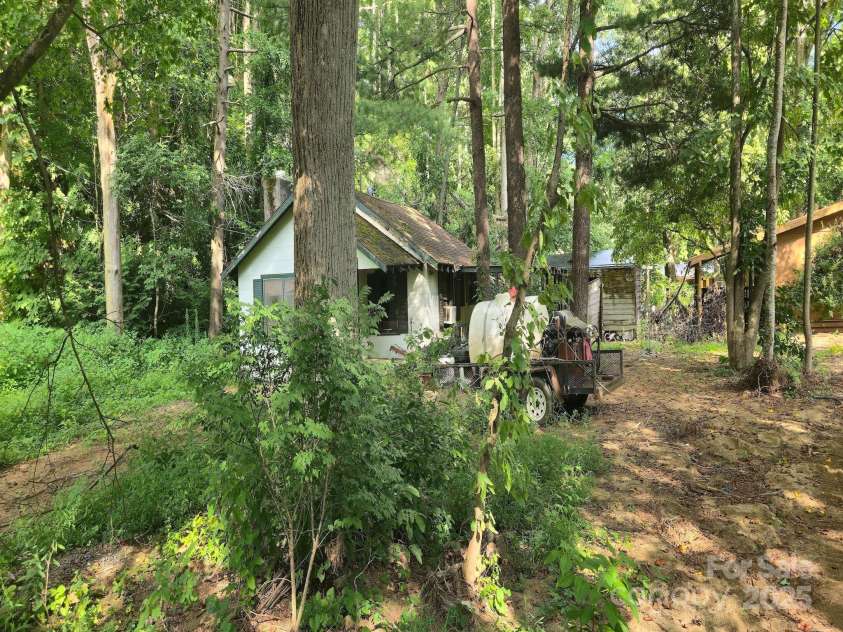 103 Heart Lane, Maggie Valley, NC 28751.  MLS# CAR4285809, YatesRealty ID 28424. 