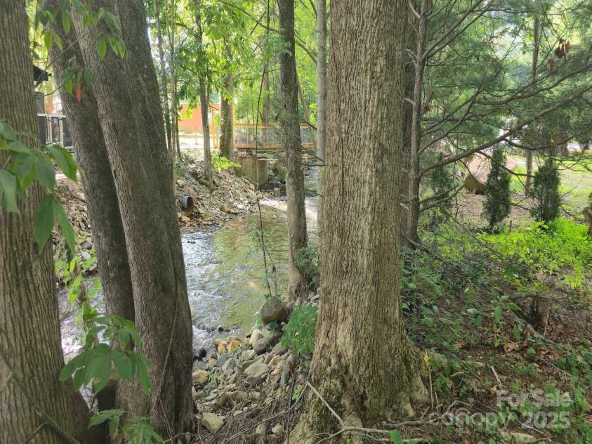 103 Heart Lane, Maggie Valley, NC 28751.  MLS# CAR4285809, YatesRealty ID 28424. 