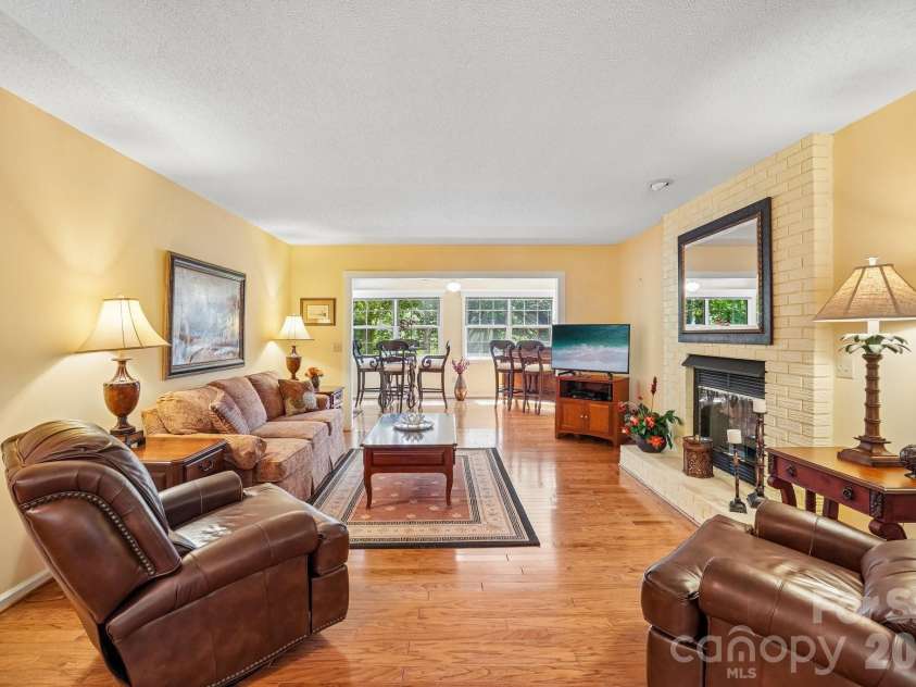 7 St Andrews Drive, Etowah, NC 28729.  MLS# CAR4388193, YatesRealty ID 28424. 