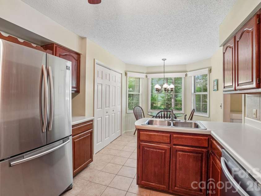 7 St Andrews Drive, Etowah, NC 28729.  MLS# CAR4388193, YatesRealty ID 28424. 