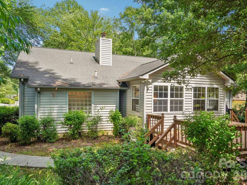 7 St Andrews Drive, Etowah, NC 28729.  MLS# CAR4388193, YatesRealty ID 28424. 