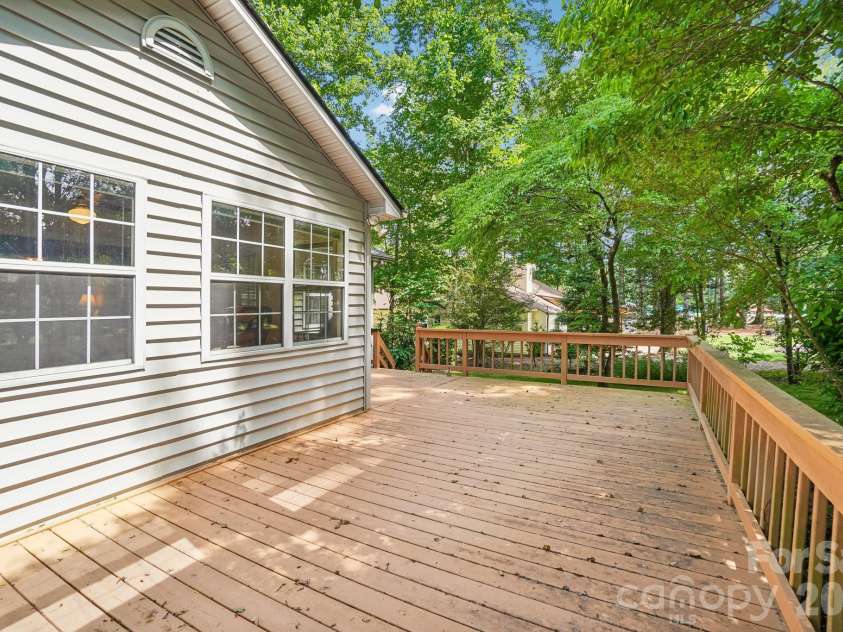 7 St Andrews Drive, Etowah, NC 28729.  MLS# CAR4388193, YatesRealty ID 28424. 