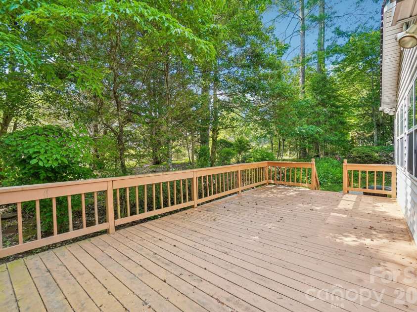 7 St Andrews Drive, Etowah, NC 28729.  MLS# CAR4388193, YatesRealty ID 28424. 