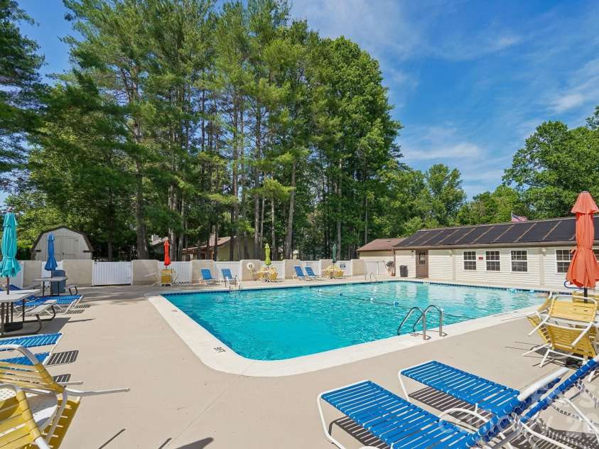 7 St Andrews Drive, Etowah, NC 28729.  MLS# CAR4388193, YatesRealty ID 28424. 