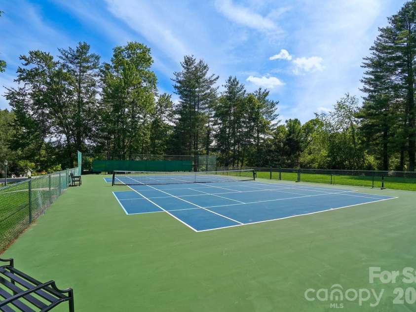 7 St Andrews Drive, Etowah, NC 28729.  MLS# CAR4388193, YatesRealty ID 28424. 