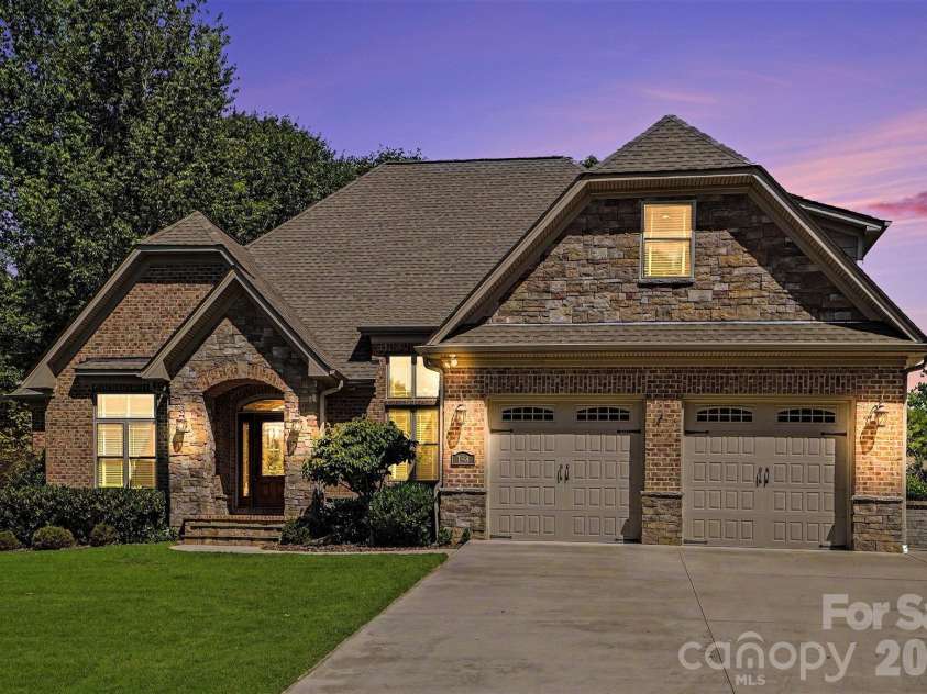 198 Windemere Isle Road, Statesville, NC 28677.  MLS# CAR4390033, YatesRealty ID 28425. 