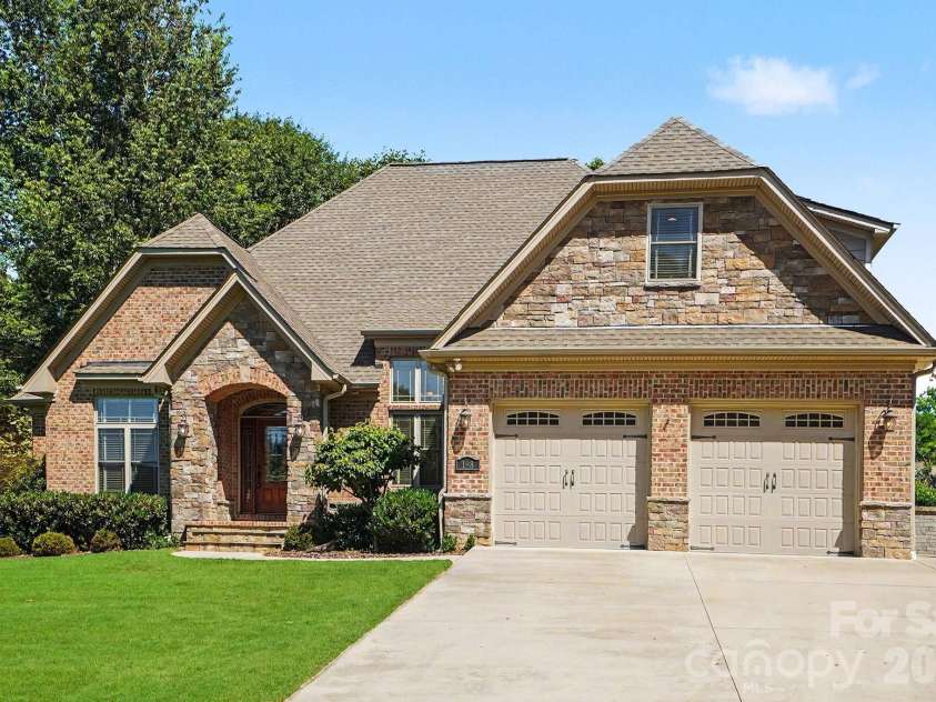 198 Windemere Isle Road, Statesville, NC 28677.  MLS# CAR4390033, YatesRealty ID 28425. 
