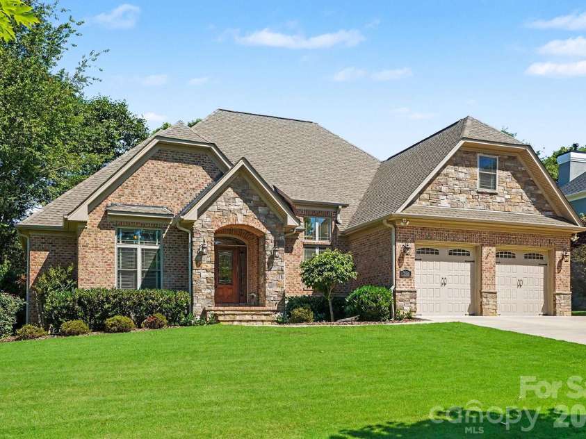 198 Windemere Isle Road, Statesville, NC 28677.  MLS# CAR4390033, YatesRealty ID 28425. 