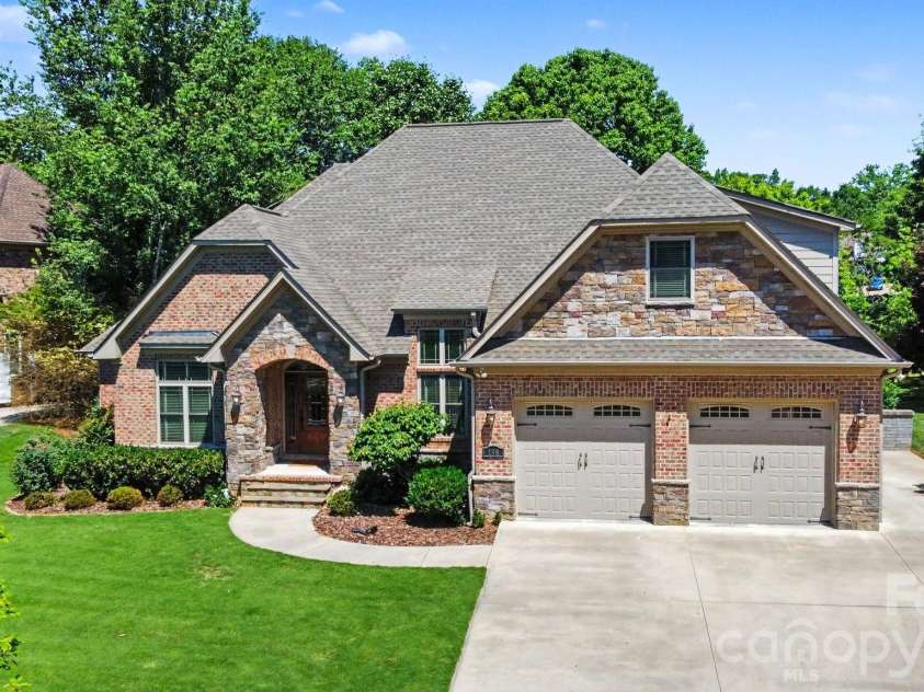 198 Windemere Isle Road, Statesville, NC 28677.  MLS# CAR4390033, YatesRealty ID 28425. 