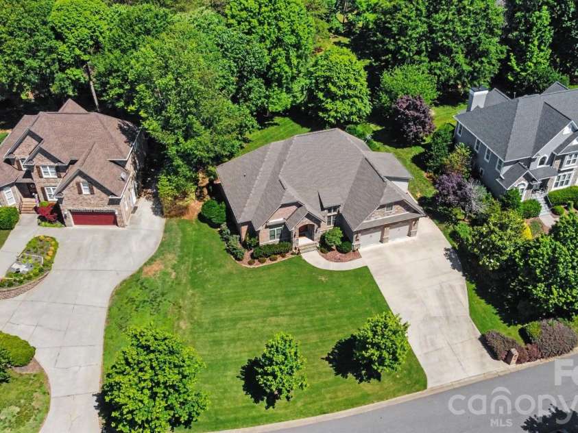 198 Windemere Isle Road, Statesville, NC 28677.  MLS# CAR4390033, YatesRealty ID 28425. 