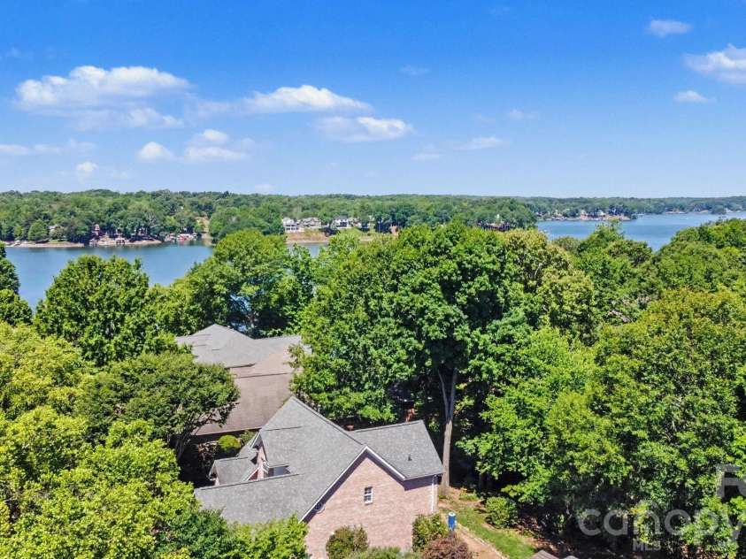 198 Windemere Isle Road, Statesville, NC 28677.  MLS# CAR4390033, YatesRealty ID 28425. 