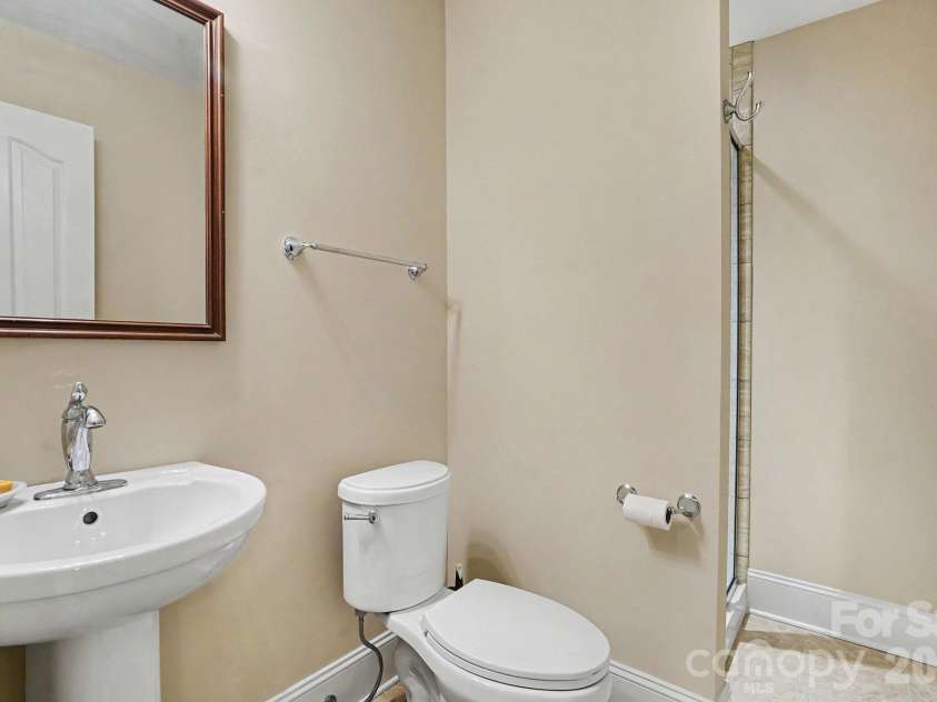 198 Windemere Isle Road, Statesville, NC 28677.  MLS# CAR4390033, YatesRealty ID 28425. 