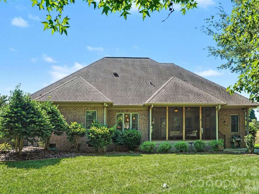 198 Windemere Isle Road, Statesville, NC 28677.  MLS# CAR4390033, YatesRealty ID 28425. 