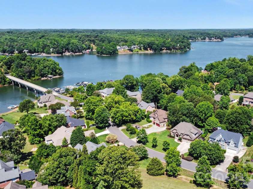 198 Windemere Isle Road, Statesville, NC 28677.  MLS# CAR4390033, YatesRealty ID 28425. 